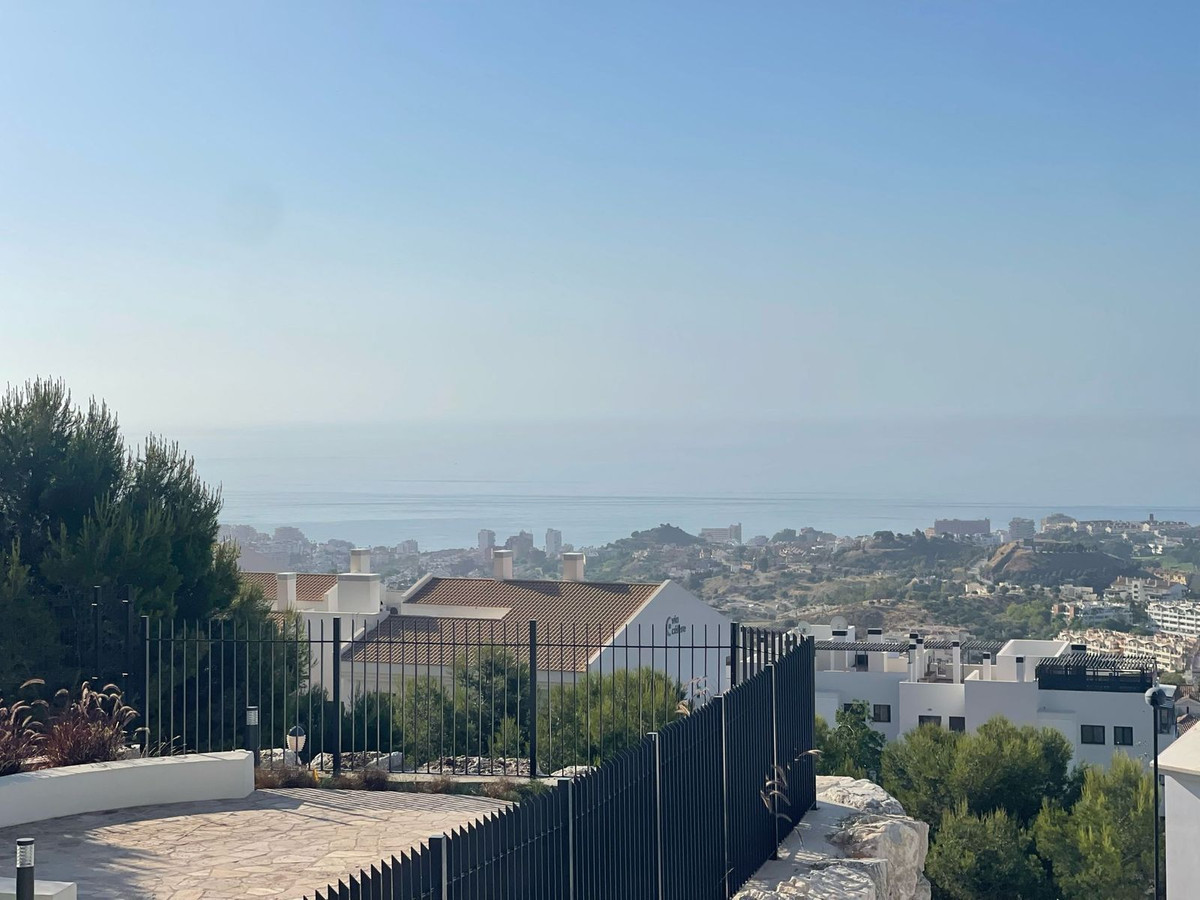 3 Bed Apartment for sale in Benalmadena Costa Del Sol, Málaga, Spain