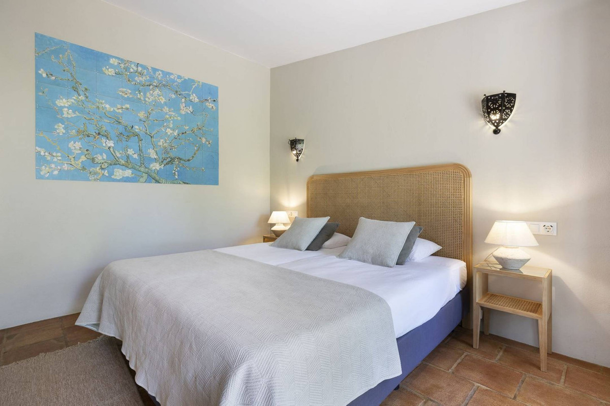 13 Bed Commercial unit for sale in Villanueva De La Concepcion Costa Del Sol, Málaga, Spain