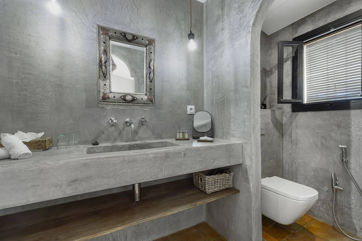 13 Bed Commercial unit for sale in Villanueva De La Concepcion Costa Del Sol, Málaga, Spain