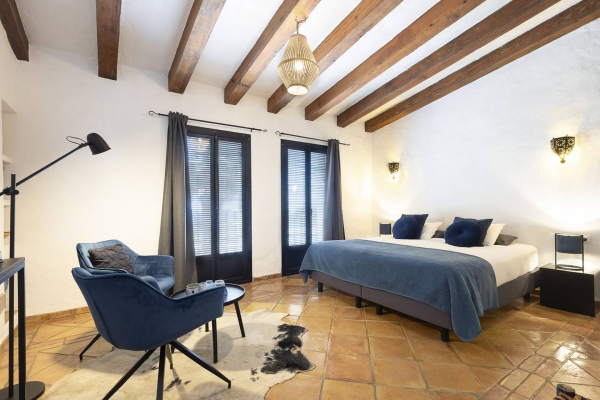 13 Bed Commercial unit for sale in Villanueva De La Concepcion Costa Del Sol, Málaga, Spain