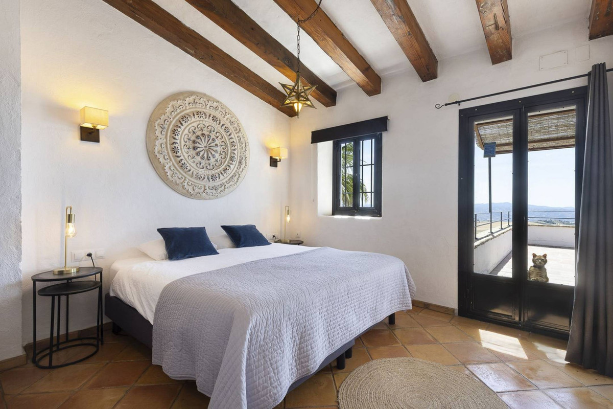 13 Bed Commercial unit for sale in Villanueva De La Concepcion Costa Del Sol, Málaga, Spain