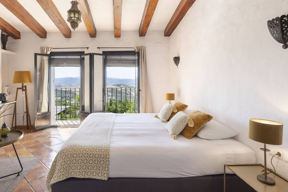 13 Bed Commercial unit for sale in Villanueva De La Concepcion Costa Del Sol, Málaga, Spain
