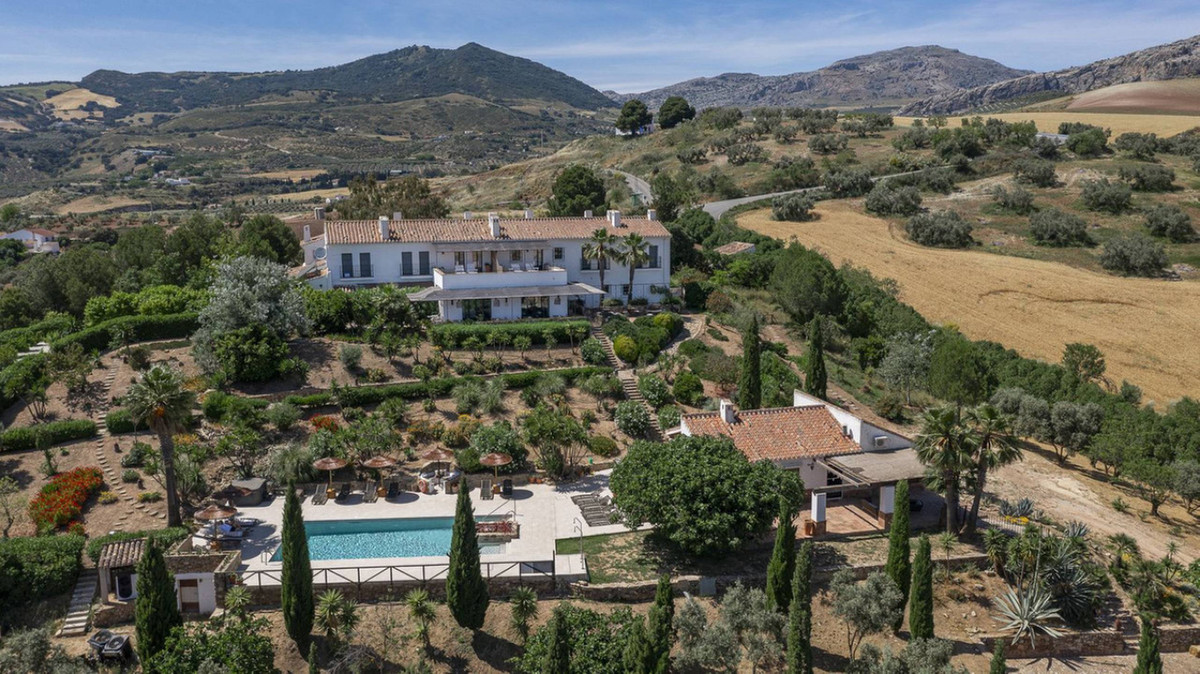 13 Bed Commercial unit for sale in Villanueva De La Concepcion Costa Del Sol, Málaga, Spain