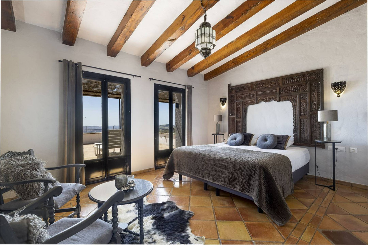 13 Bed Commercial unit for sale in Villanueva De La Concepcion Costa Del Sol, Málaga, Spain