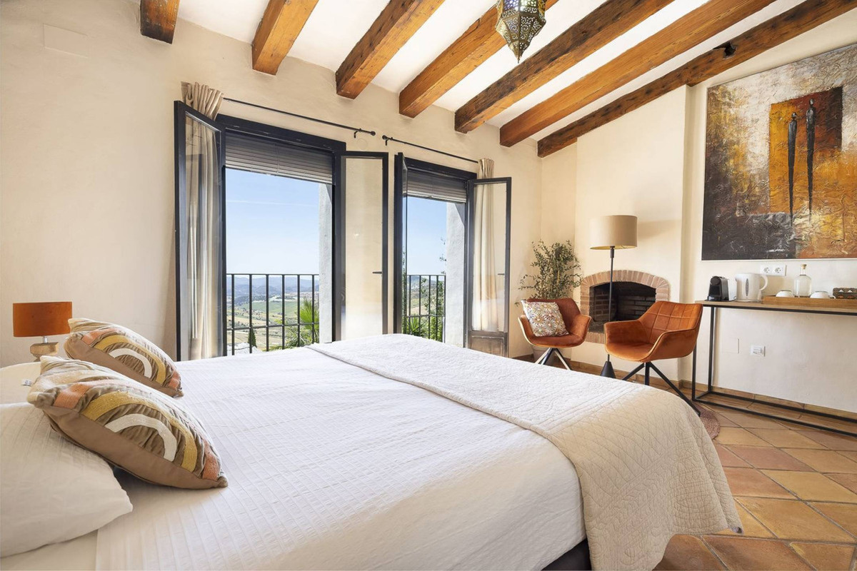 13 Bed Commercial unit for sale in Villanueva De La Concepcion Costa Del Sol, Málaga, Spain
