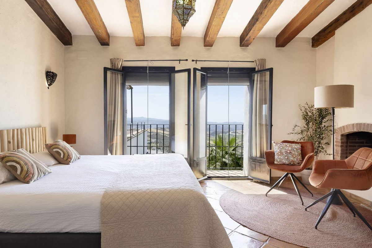13 Bed Commercial unit for sale in Villanueva De La Concepcion Costa Del Sol, Málaga, Spain
