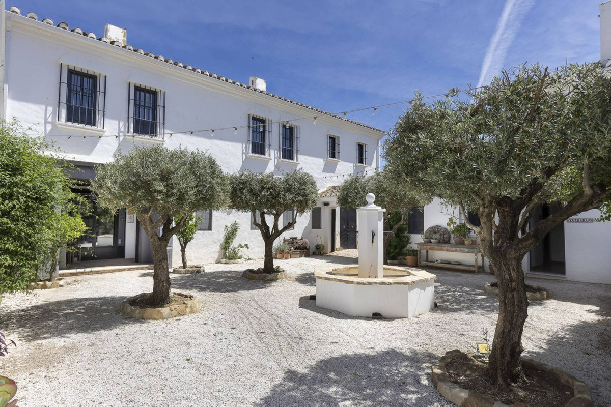 13 Bed Commercial unit for sale in Villanueva De La Concepcion Costa Del Sol, Málaga, Spain