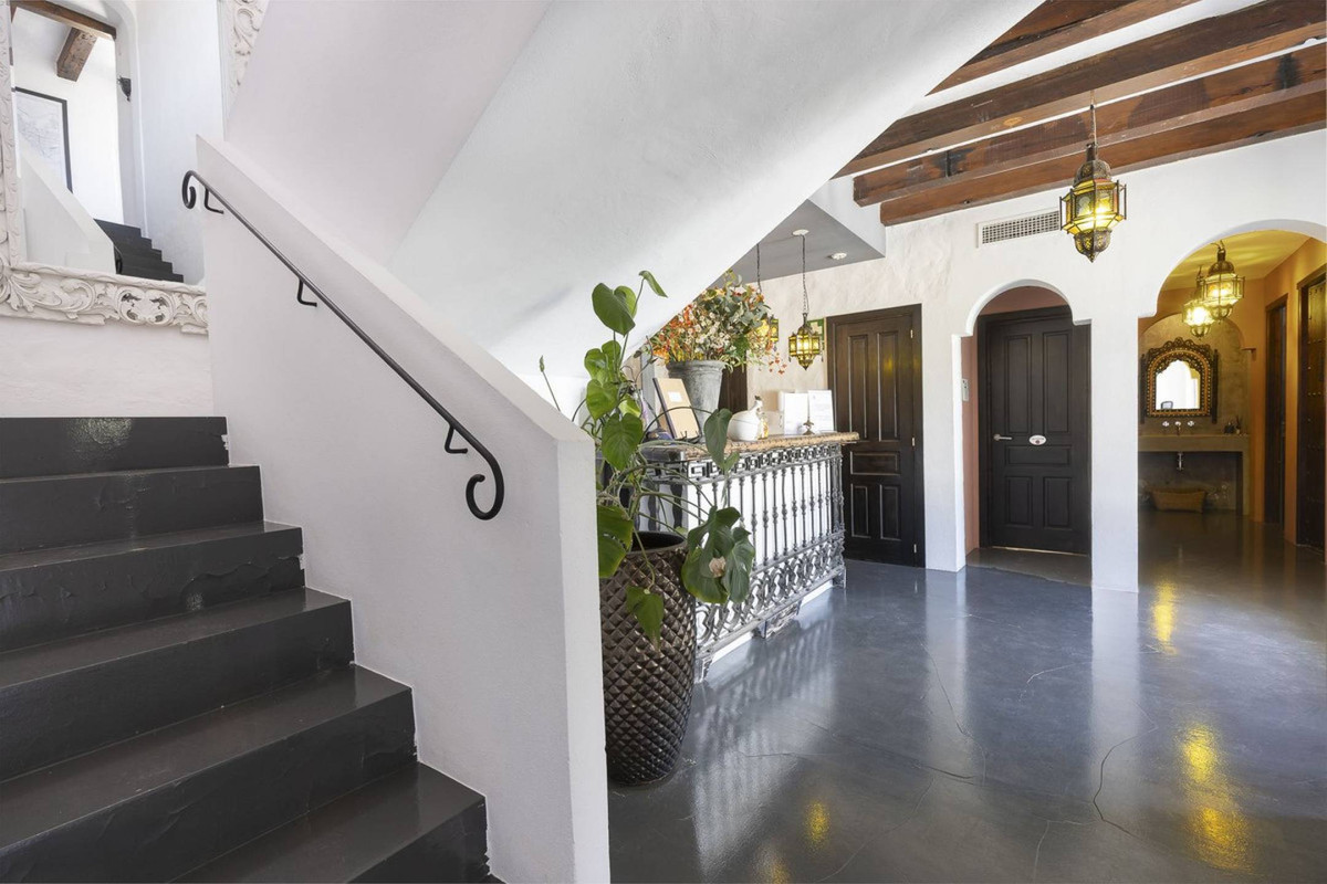 13 Bed Commercial unit for sale in Villanueva De La Concepcion Costa Del Sol, Málaga, Spain
