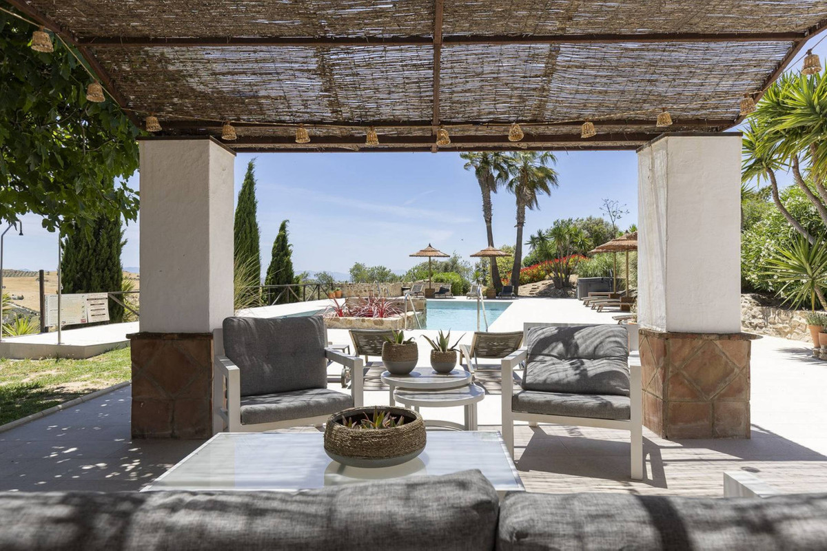 13 Bed Commercial unit for sale in Villanueva De La Concepcion Costa Del Sol, Málaga, Spain
