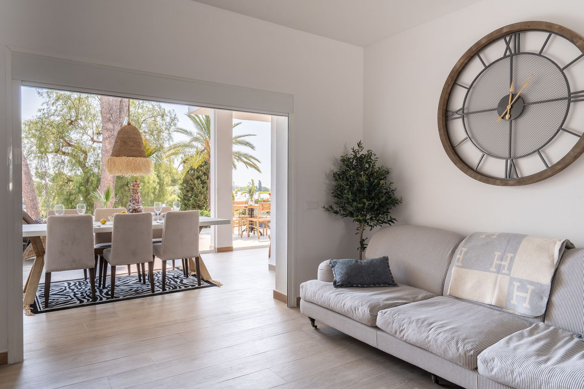 2 Bed Apartment for sale in Nueva Andalucía Costa Del Sol, Málaga, Spain