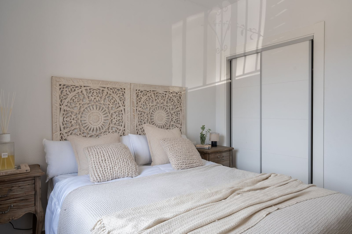 2 Bed Apartment for sale in Nueva Andalucía Costa Del Sol, Málaga, Spain