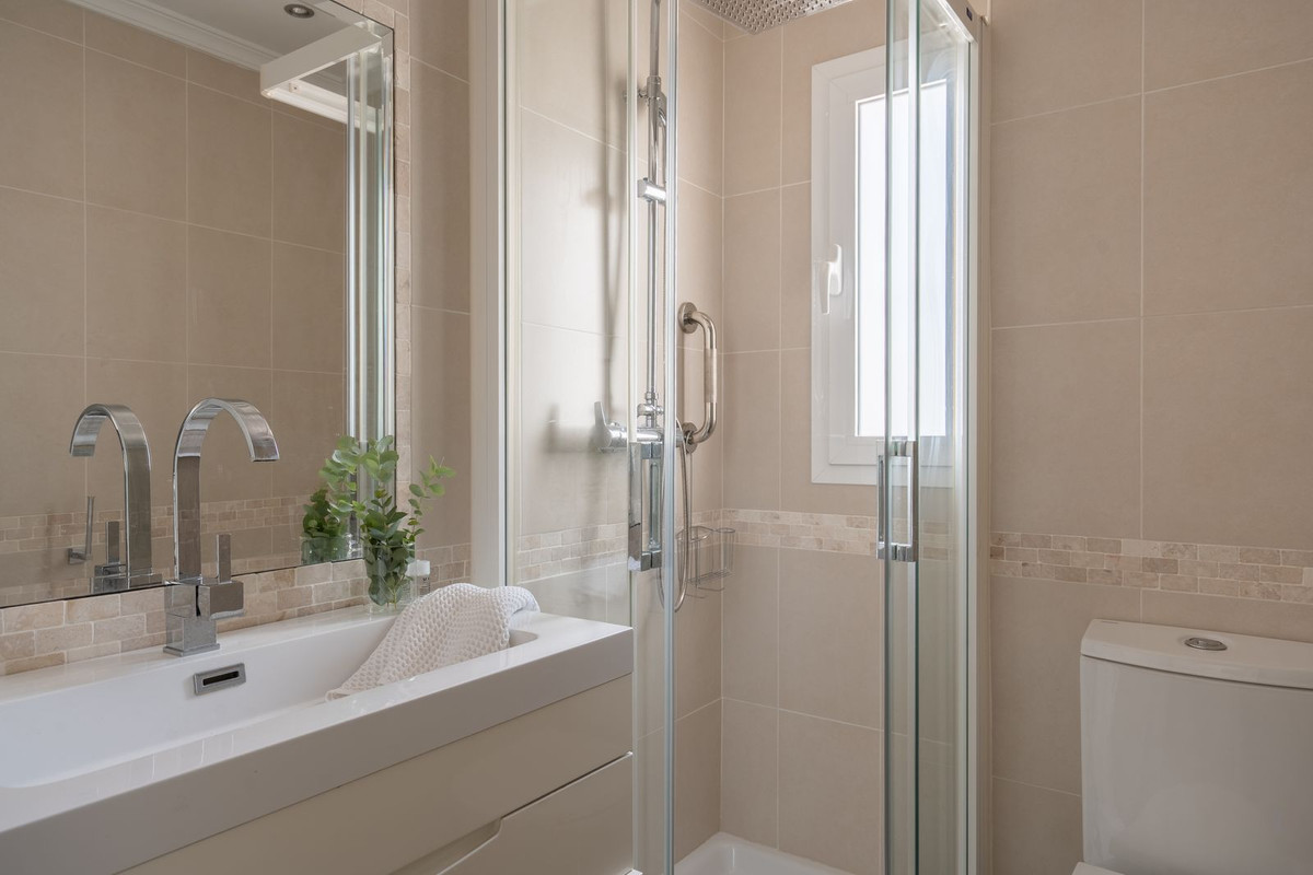 2 Bed Apartment for sale in Nueva Andalucía Costa Del Sol, Málaga, Spain