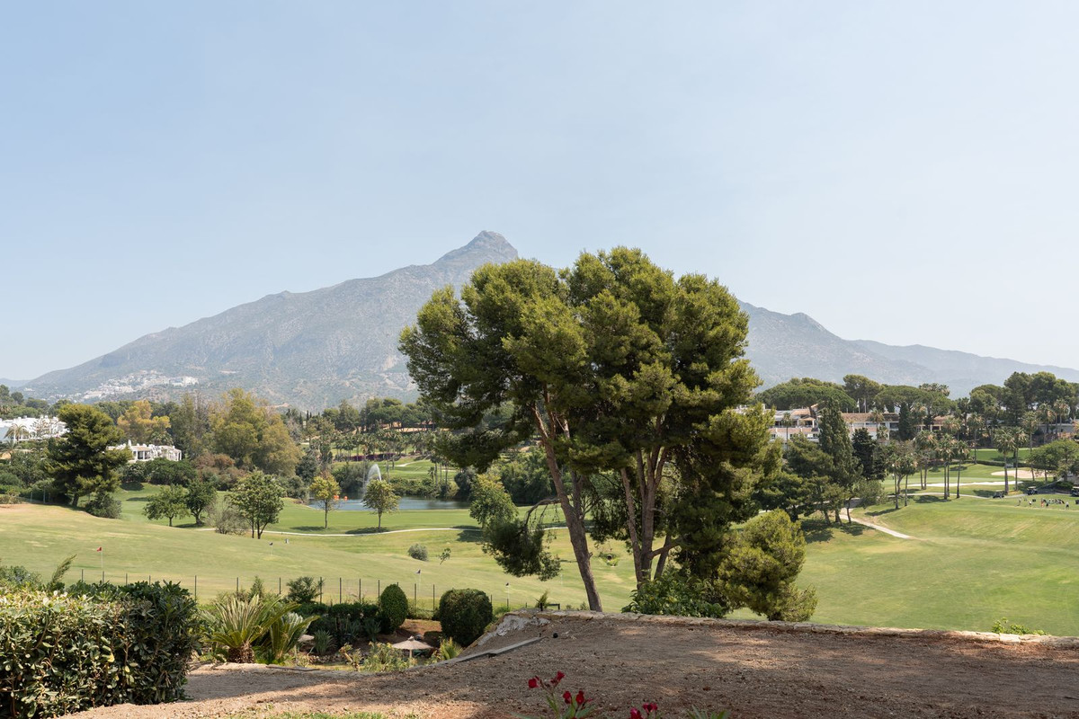 2 Bed Apartment for sale in Nueva Andalucía Costa Del Sol, Málaga, Spain