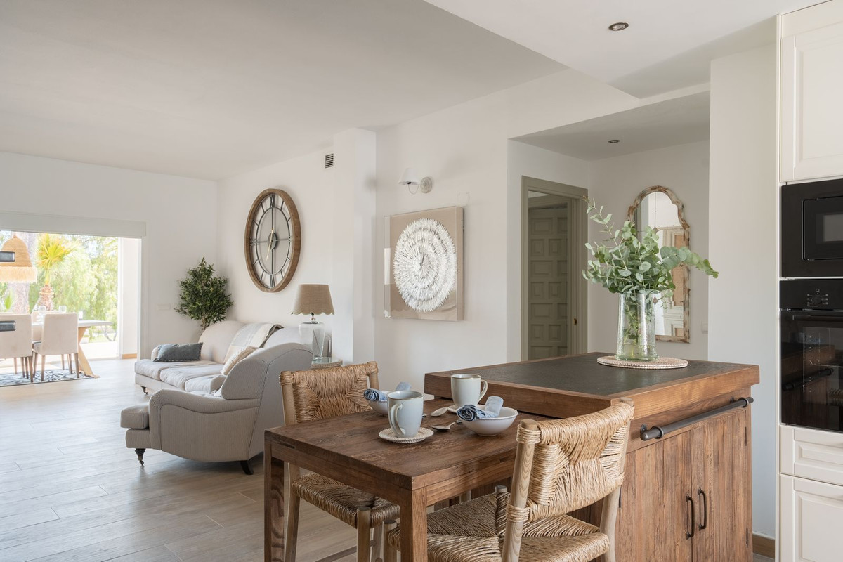 2 Bed Apartment for sale in Nueva Andalucía Costa Del Sol, Málaga, Spain