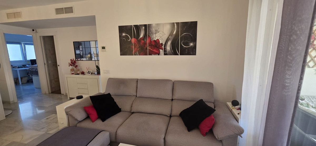 Se vende Apartamento Planta Media de 2 dormitorios en Costa Del Sol, Málaga, España
