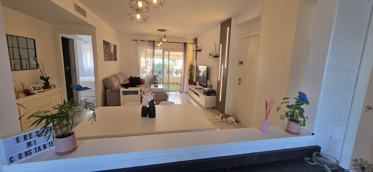 Se vende Apartamento Planta Media de 2 dormitorios en Costa Del Sol, Málaga, España