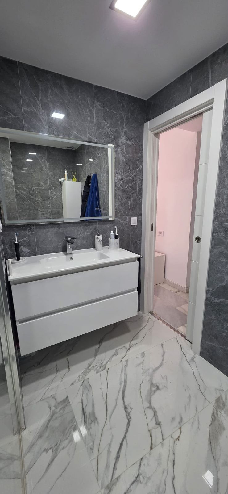 Se vende Apartamento Planta Media de 2 dormitorios en Costa Del Sol, Málaga, España