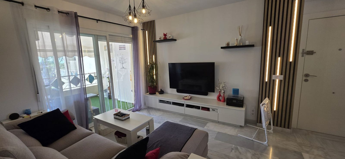 Se vende Apartamento Planta Media de 2 dormitorios en Costa Del Sol, Málaga, España