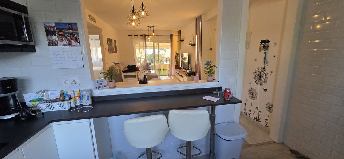 Se vende Apartamento Planta Media de 2 dormitorios en Costa Del Sol, Málaga, España