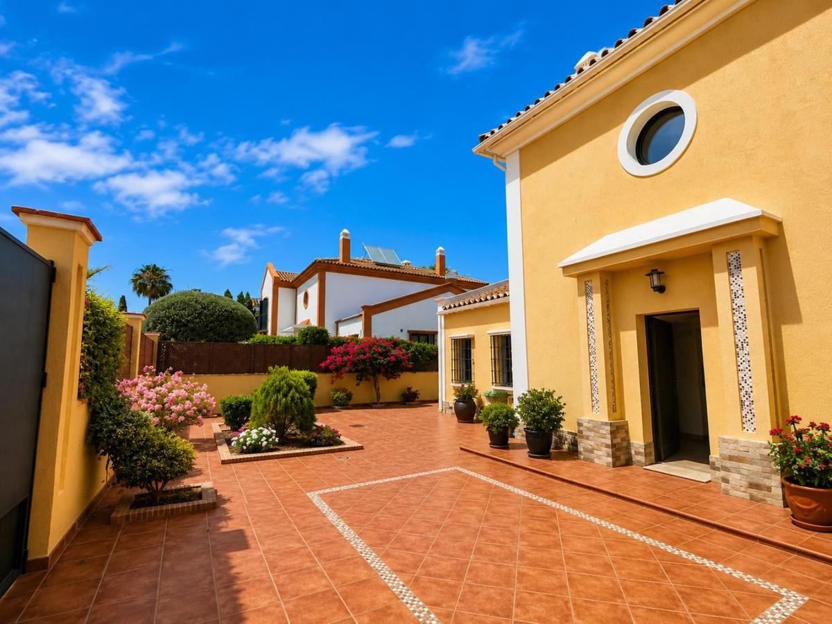 5 Bed Townhouse for sale in Guadalmina Alta Costa Del Sol, Málaga, Spain