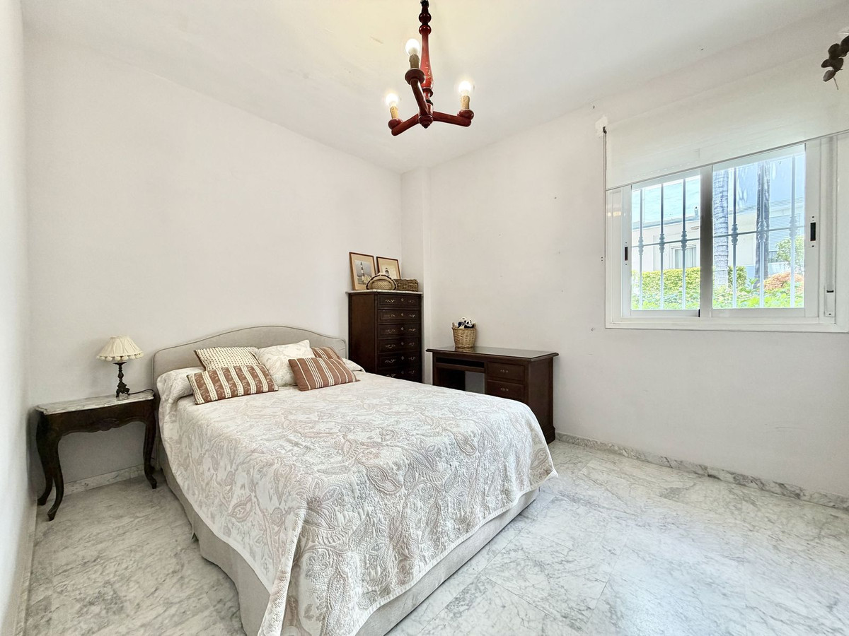 Se vende Apartamento Planta Baja de 4 dormitorios en Costa Del Sol, Málaga, España