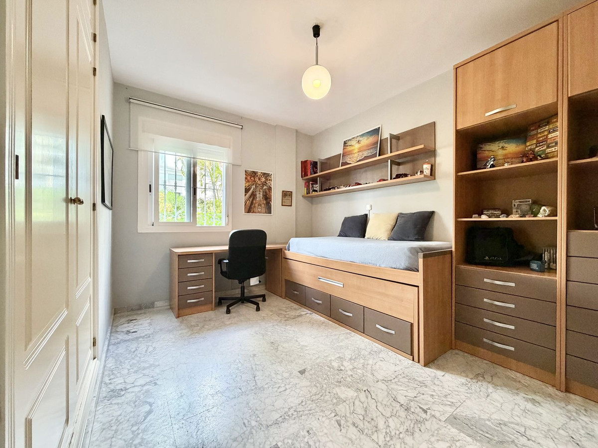 Se vende Apartamento Planta Baja de 4 dormitorios en Costa Del Sol, Málaga, España