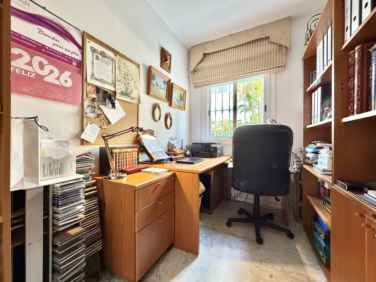 Se vende Apartamento Planta Baja de 4 dormitorios en Costa Del Sol, Málaga, España