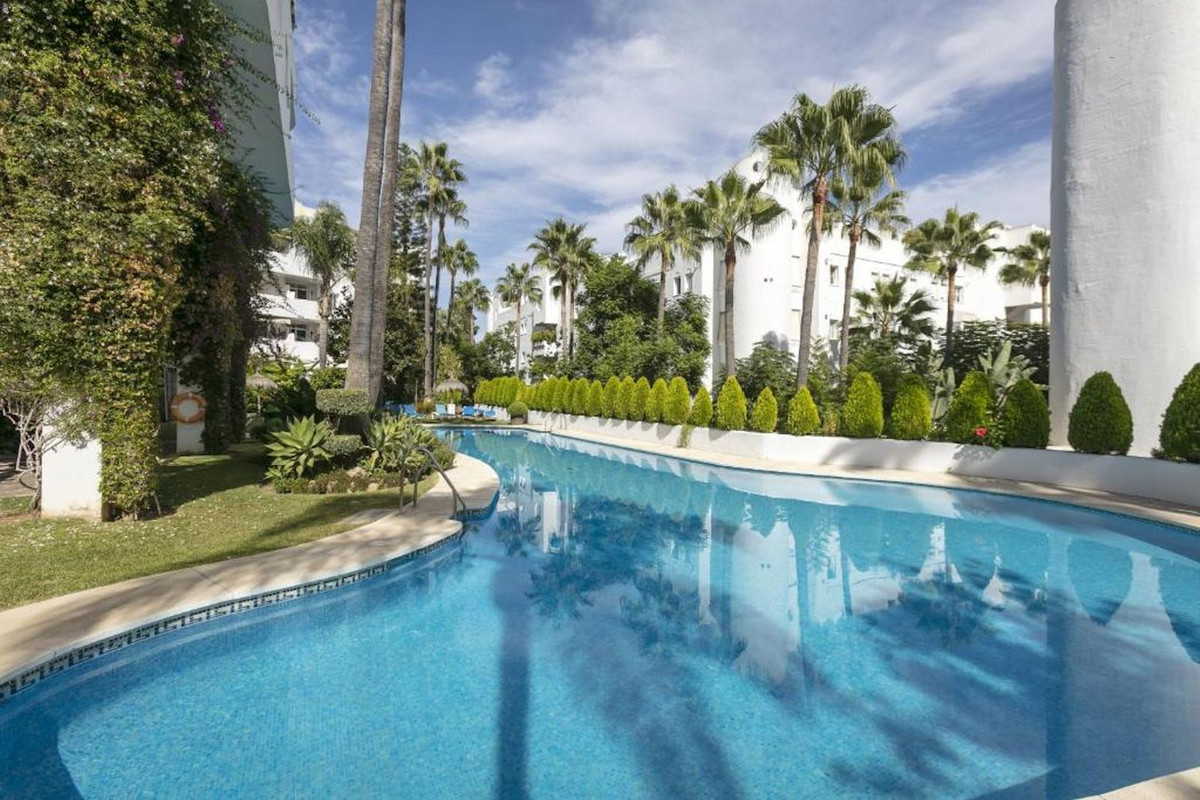 Se vende Apartamento Planta Baja de 4 dormitorios en Costa Del Sol, Málaga, España