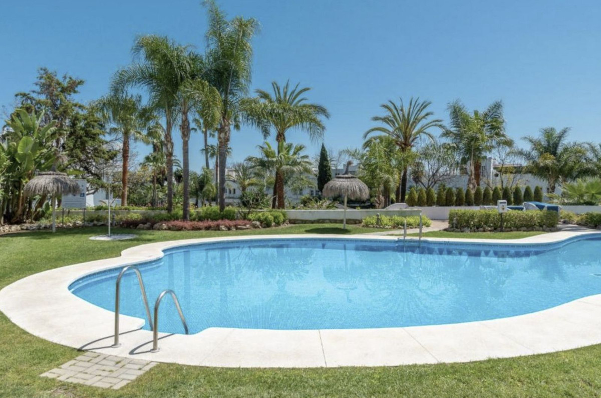 Se vende Apartamento Planta Baja de 4 dormitorios en Costa Del Sol, Málaga, España