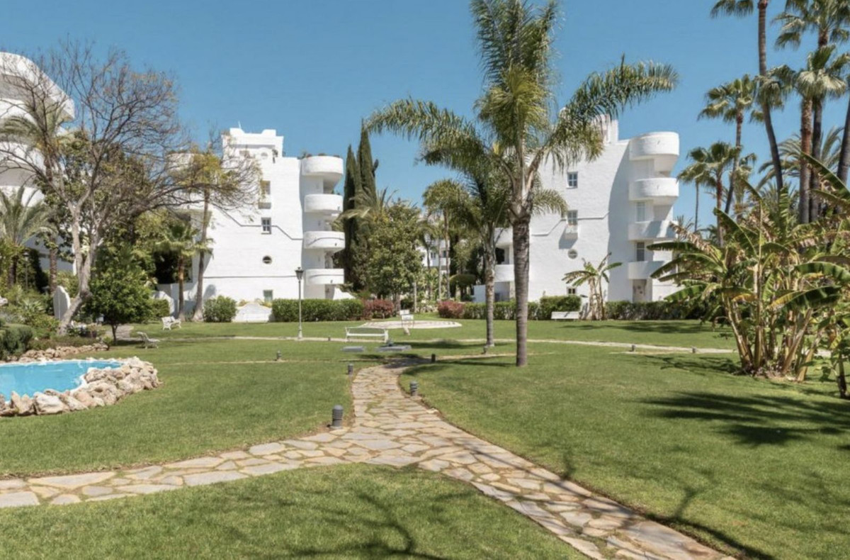 Se vende Apartamento Planta Baja de 4 dormitorios en Costa Del Sol, Málaga, España