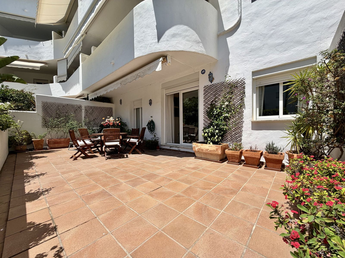 Se vende Apartamento Planta Baja de 4 dormitorios en Costa Del Sol, Málaga, España