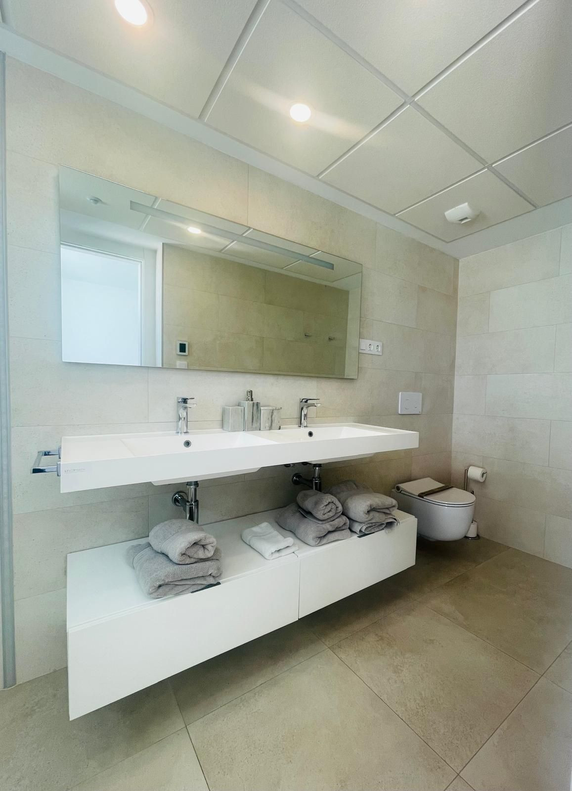 3 Bed Apartment for sale in Fuengirola Costa Del Sol, Málaga, Spain