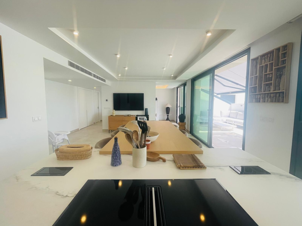 3 Bed Apartment for sale in Fuengirola Costa Del Sol, Málaga, Spain