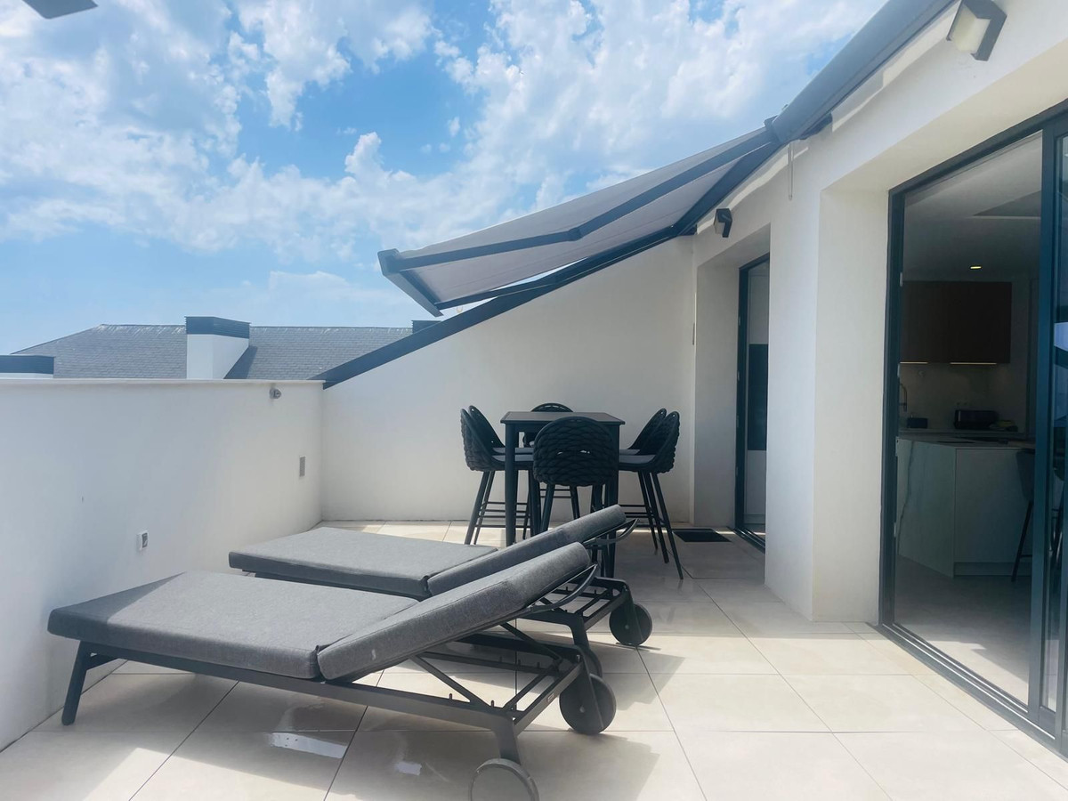3 Bed Apartment for sale in Fuengirola Costa Del Sol, Málaga, Spain