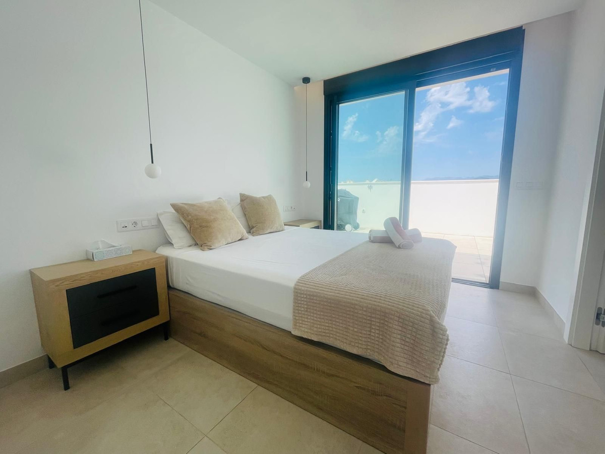 3 Bed Apartment for sale in Fuengirola Costa Del Sol, Málaga, Spain