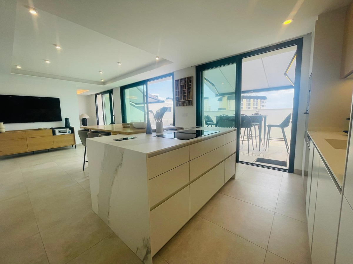 3 Bed Apartment for sale in Fuengirola Costa Del Sol, Málaga, Spain