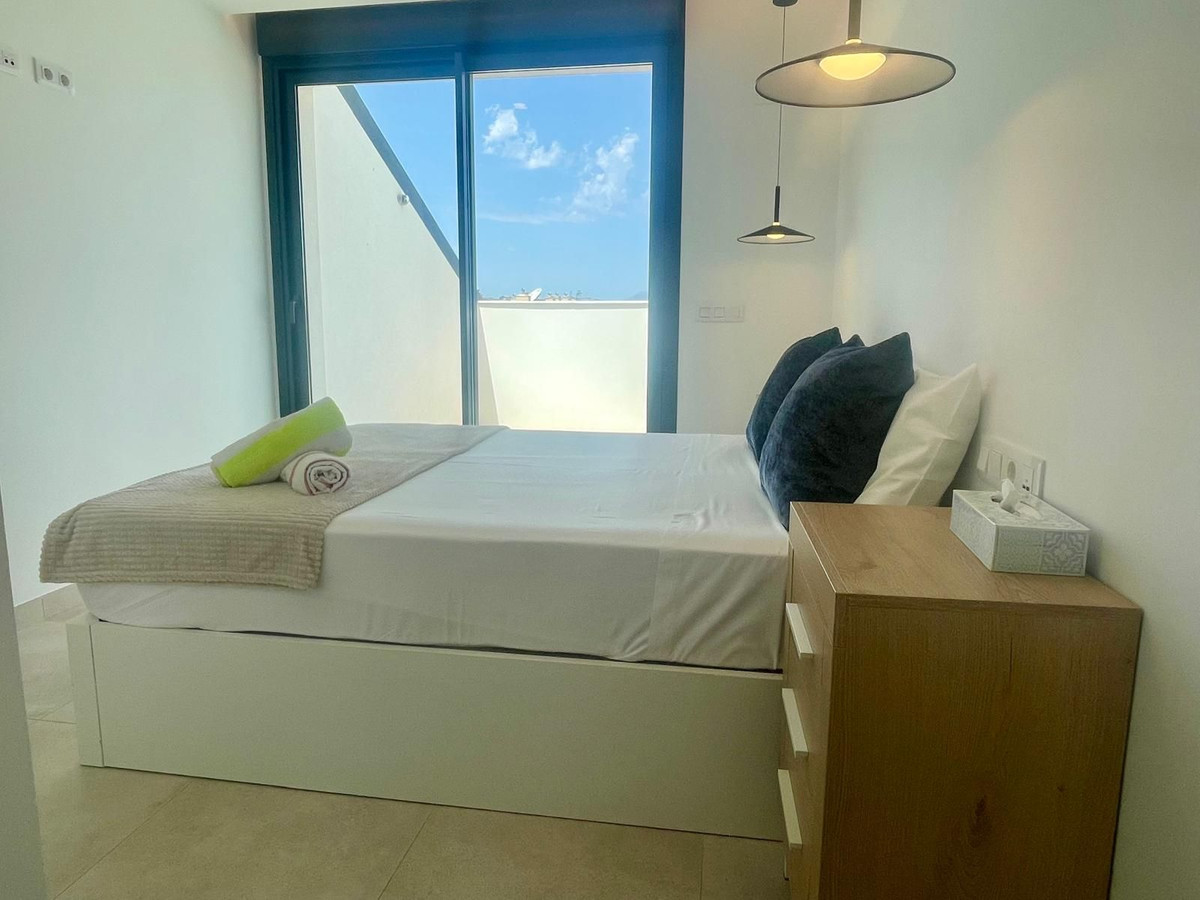 3 Bed Apartment for sale in Fuengirola Costa Del Sol, Málaga, Spain
