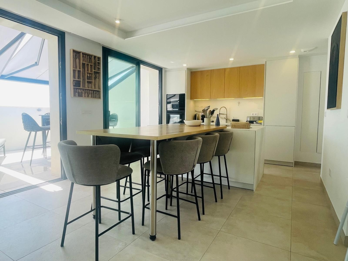 3 Bed Apartment for sale in Fuengirola Costa Del Sol, Málaga, Spain