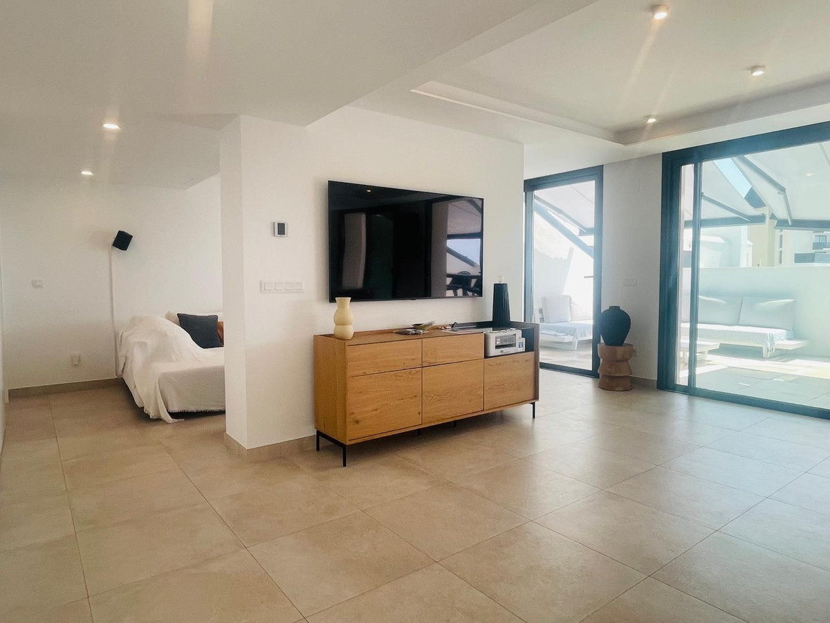 3 Bed Apartment for sale in Fuengirola Costa Del Sol, Málaga, Spain