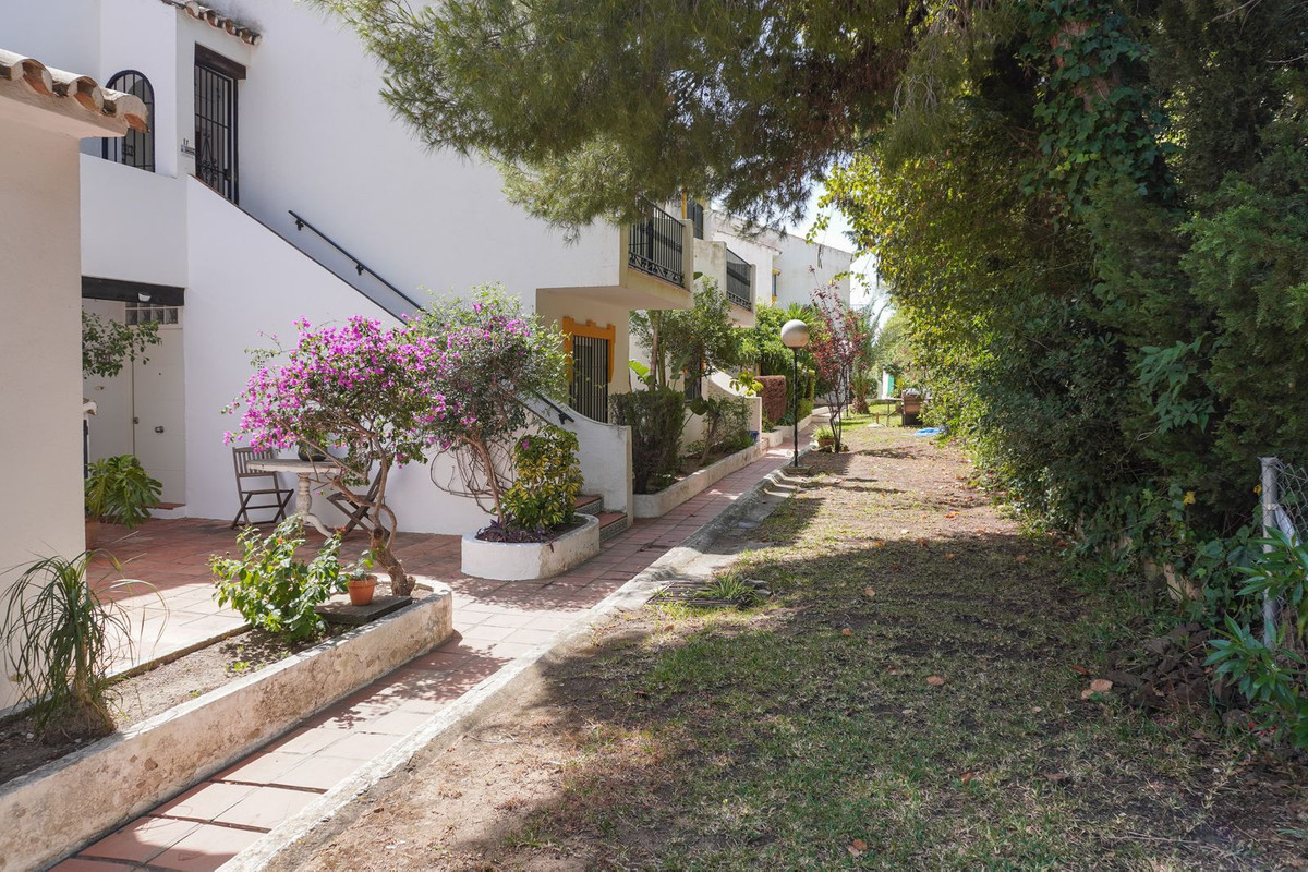 Se vende Apartamento Planta Baja de 3 dormitorios en Costa Del Sol, Málaga, España
