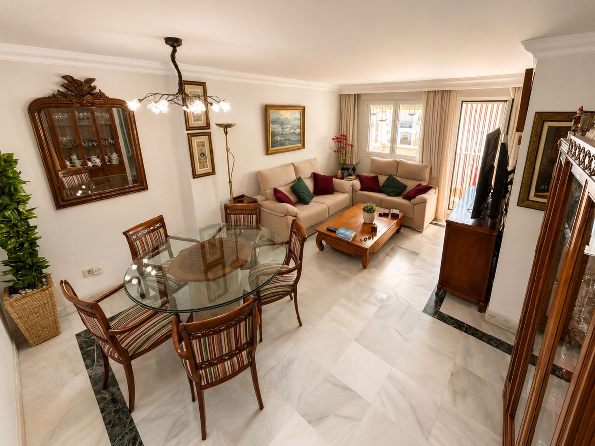 4 Bed Apartment for sale in Marbella Costa Del Sol, Málaga, Spain