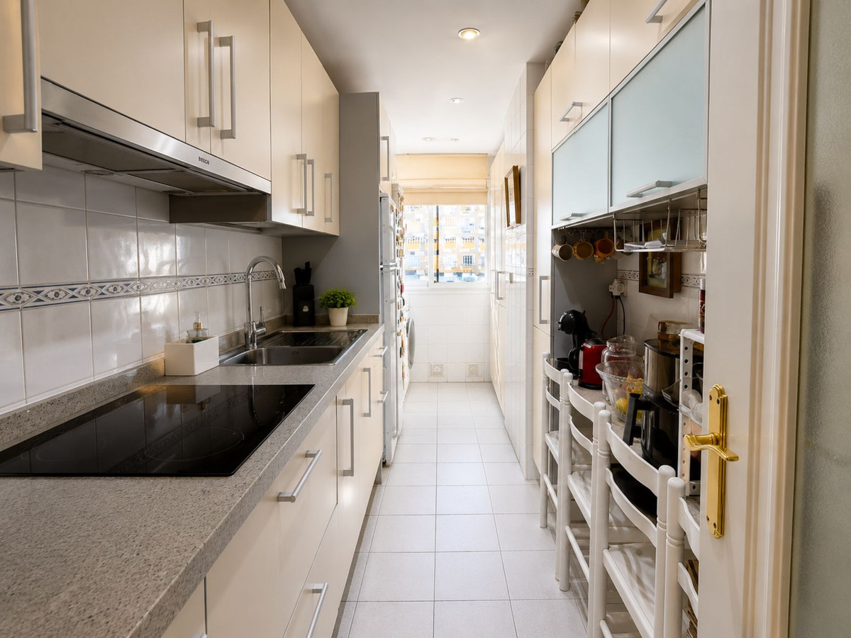 4 Bed Apartment for sale in Marbella Costa Del Sol, Málaga, Spain