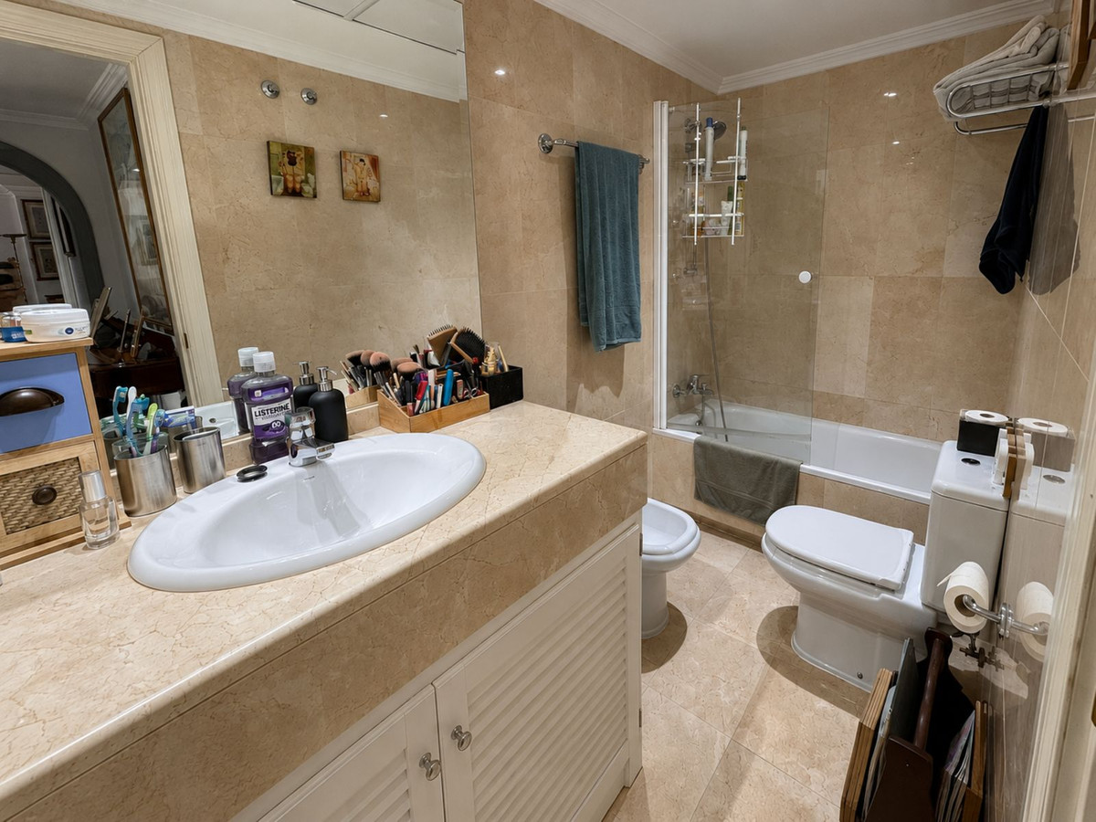 4 Bed Apartment for sale in Marbella Costa Del Sol, Málaga, Spain