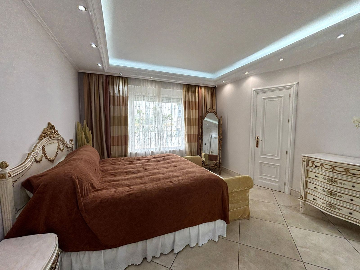 3 Bed Apartment for sale in Puerto Banús Costa Del Sol, Málaga, Spain