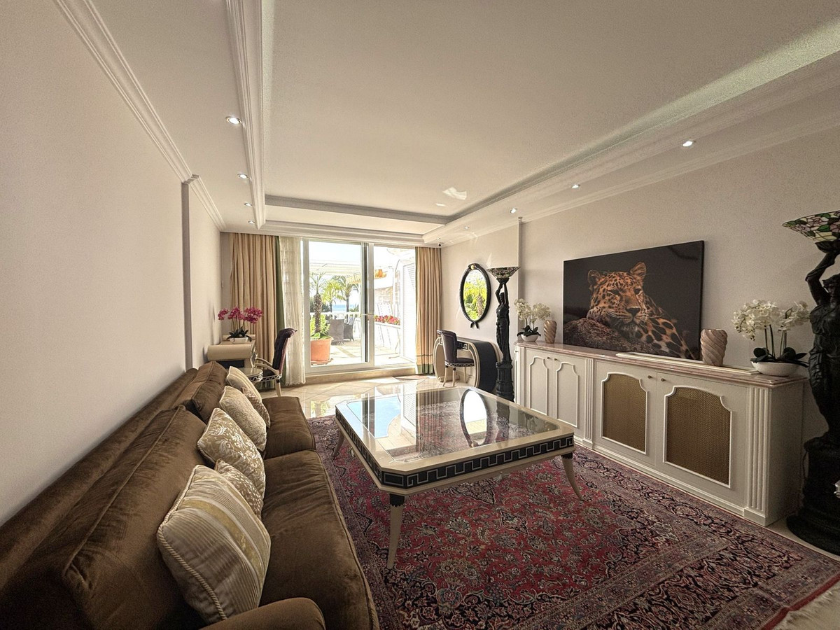 3 Bed Apartment for sale in Puerto Banús Costa Del Sol, Málaga, Spain