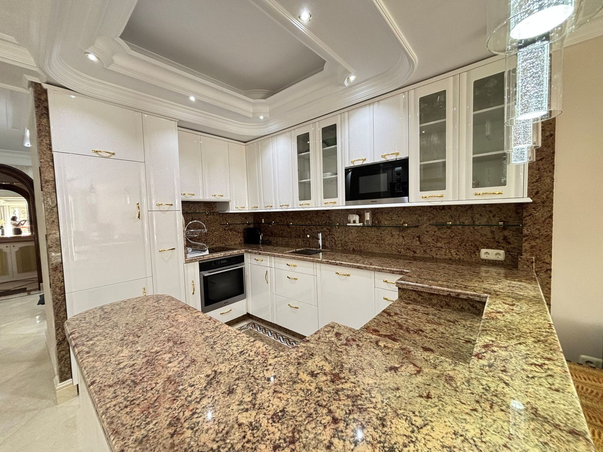 3 Bed Apartment for sale in Puerto Banús Costa Del Sol, Málaga, Spain