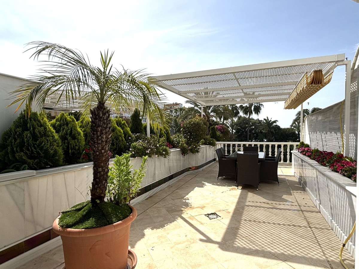 3 Bed Apartment for sale in Puerto Banús Costa Del Sol, Málaga, Spain