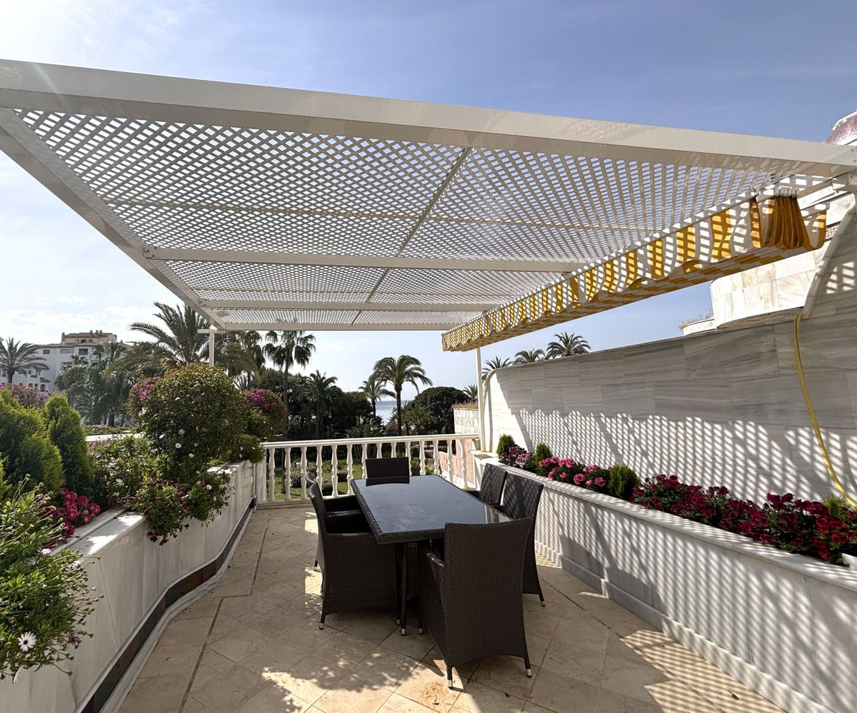 3 Bed Apartment for sale in Puerto Banús Costa Del Sol, Málaga, Spain
