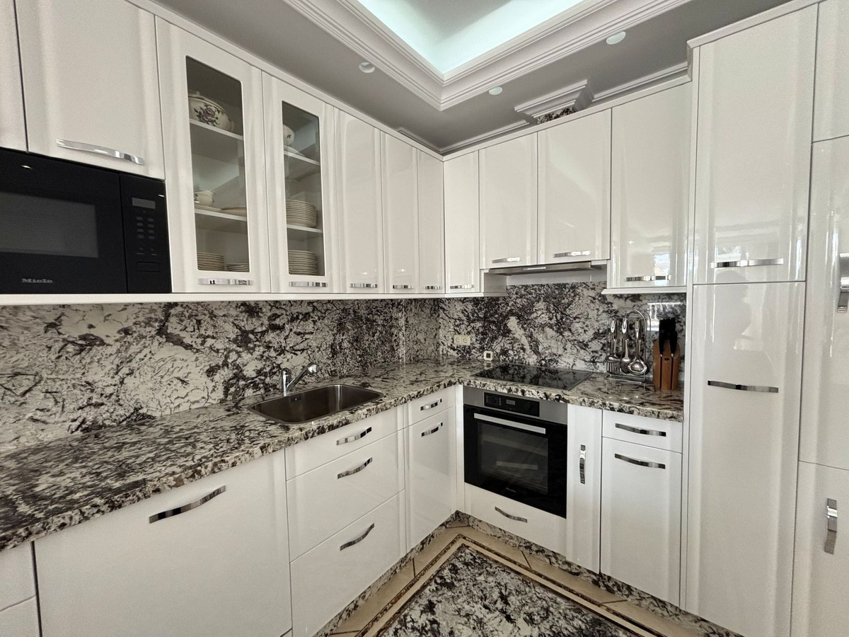 3 Bed Apartment for sale in Puerto Banús Costa Del Sol, Málaga, Spain