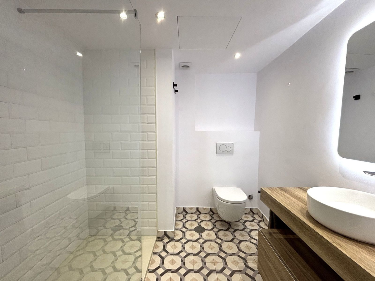Se vende Apartamento Planta Media de 3 dormitorios en Costa Del Sol, Málaga, España